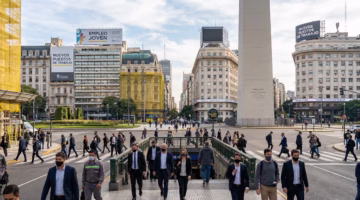 El Desempleo Cede al 6,6% en el Tercer Trimestre de 2025, pero la Informalidad Marca el Pulso de la Economía